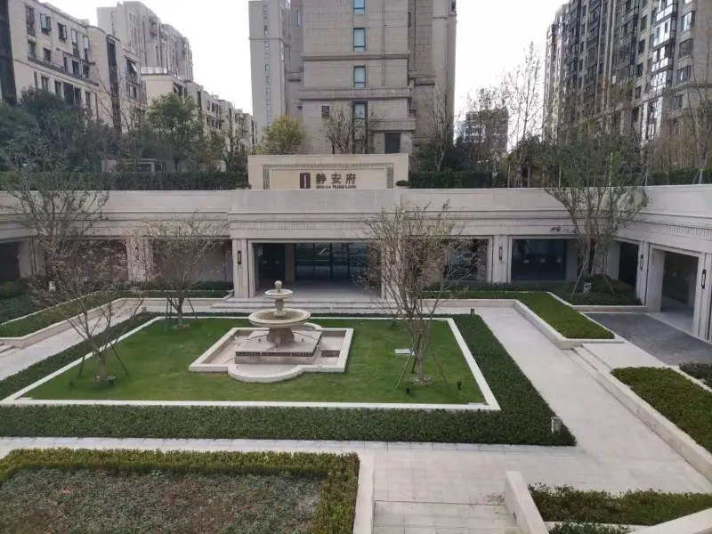 A Blueway hőszivattyú hatékony, állandó hőmérsékletű megoldással támogatja a Shanghai Jing'an Mansion fedett uszodaprojektjét